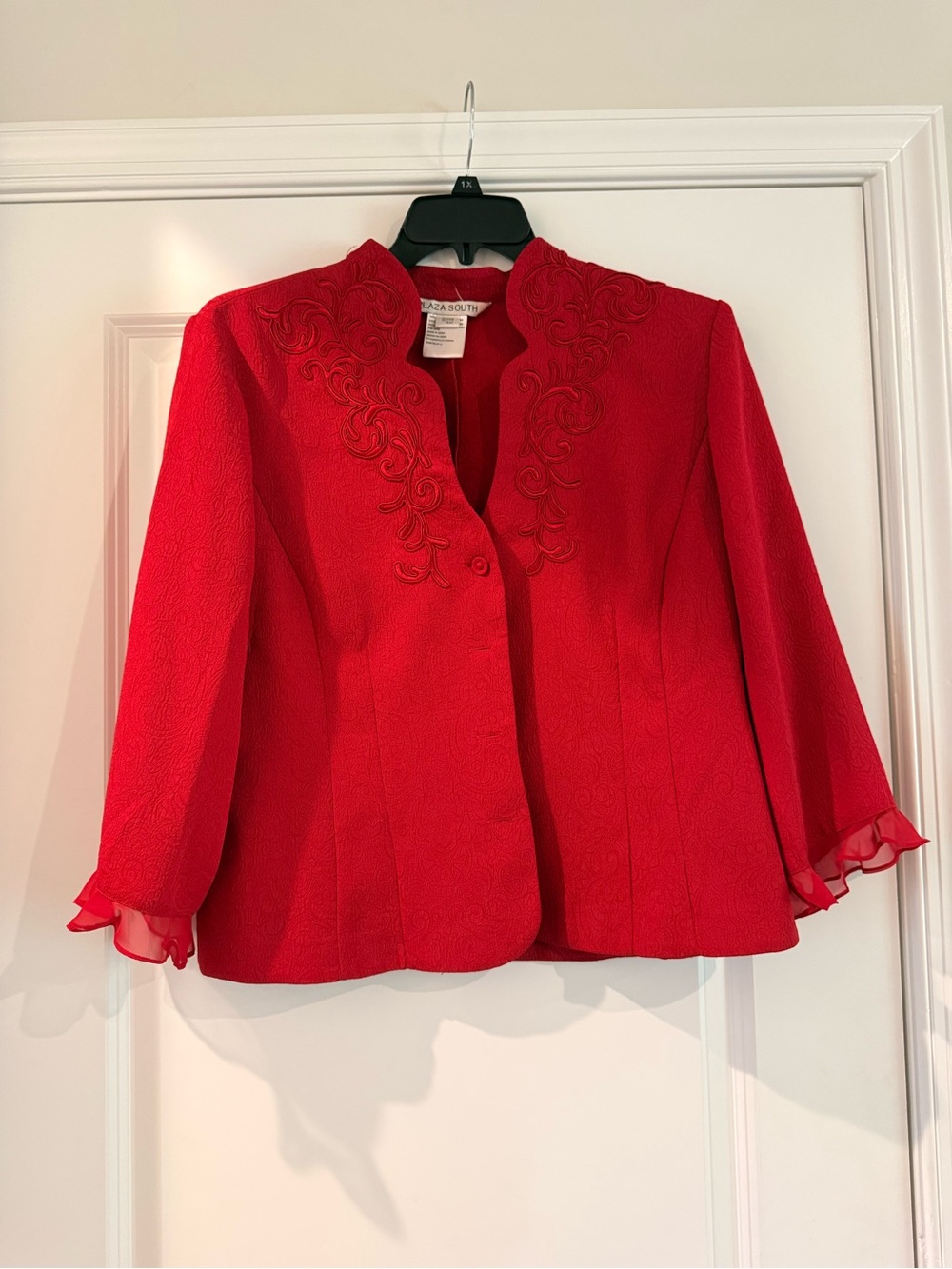 Plaza South Red Embroidered Scallop-Neck Blazer